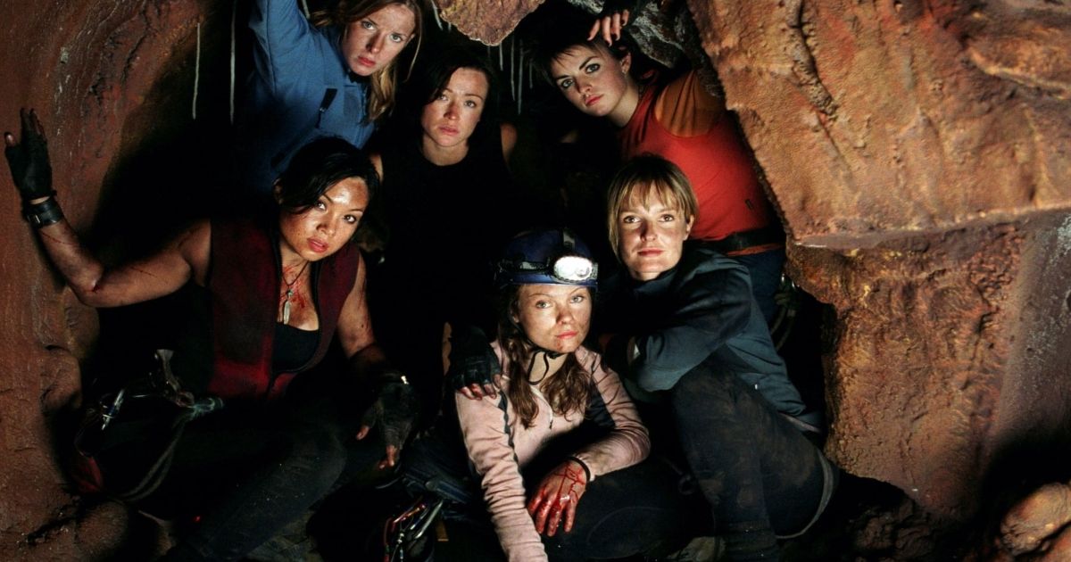 Shauna Macdonald, Natalie Mendoza, Alex Reid Saskia, Mulder Nora-Jane, and Noone MyAnna Buring in The Descent