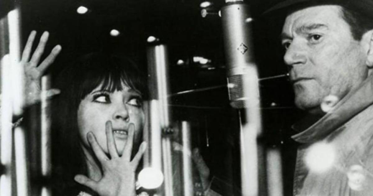 https://static1.moviewebimages.com/wordpress/wp-content/uploads/2022/10/Alphaville.jpg?q=50&fit=crop&w=1500&dpr=1.5