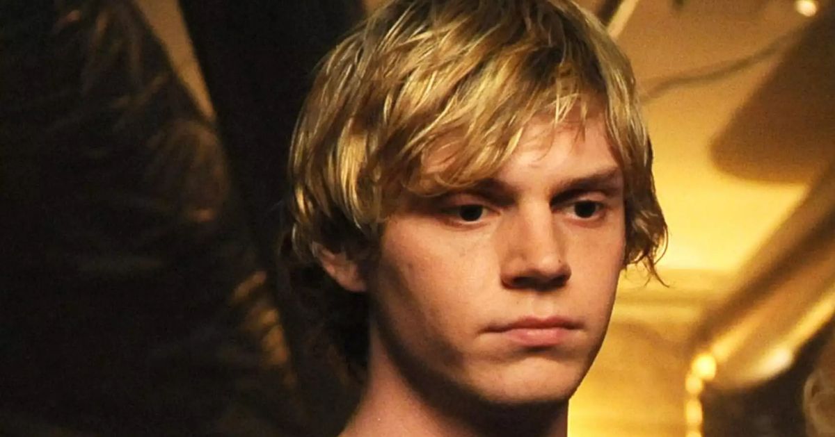 The Significance of Evan Peters' Blue Hair on American Horror Story: Hotel - wide 1
