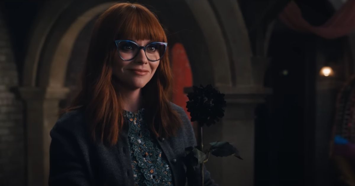 Christina Ricci's Ms. Thornhill Revealed in New Trailer for Netflix's ...