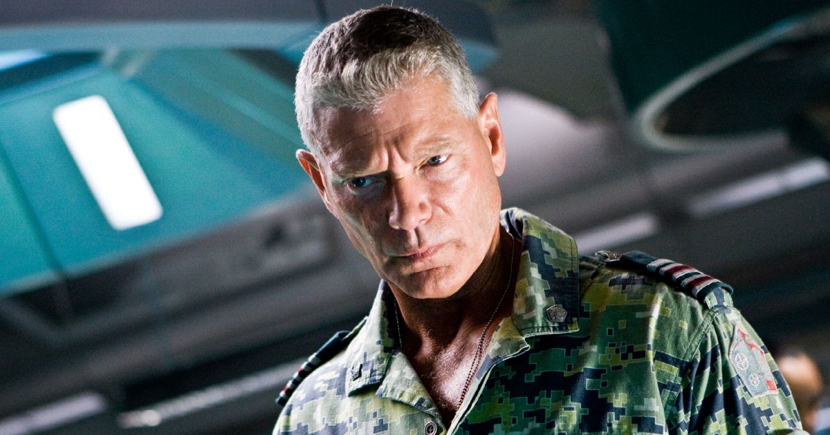 Stephen Lang leads the military as Quaritch in the movie Avatar