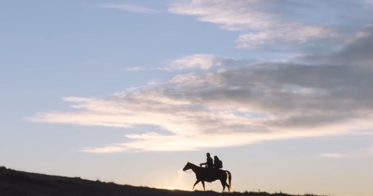 The Last of Us Trailer - Horseback