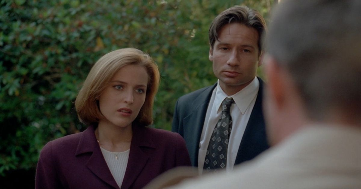 David Duchovny as Fox Mulder and Gillian Anderson as Dana Scully in The X-Files.