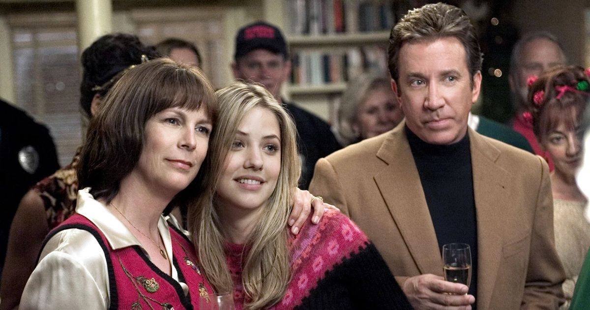 Jamie Lee Curtis, Tim Allen, and Julie Gonzalo stand together in Christmas with the Kranks