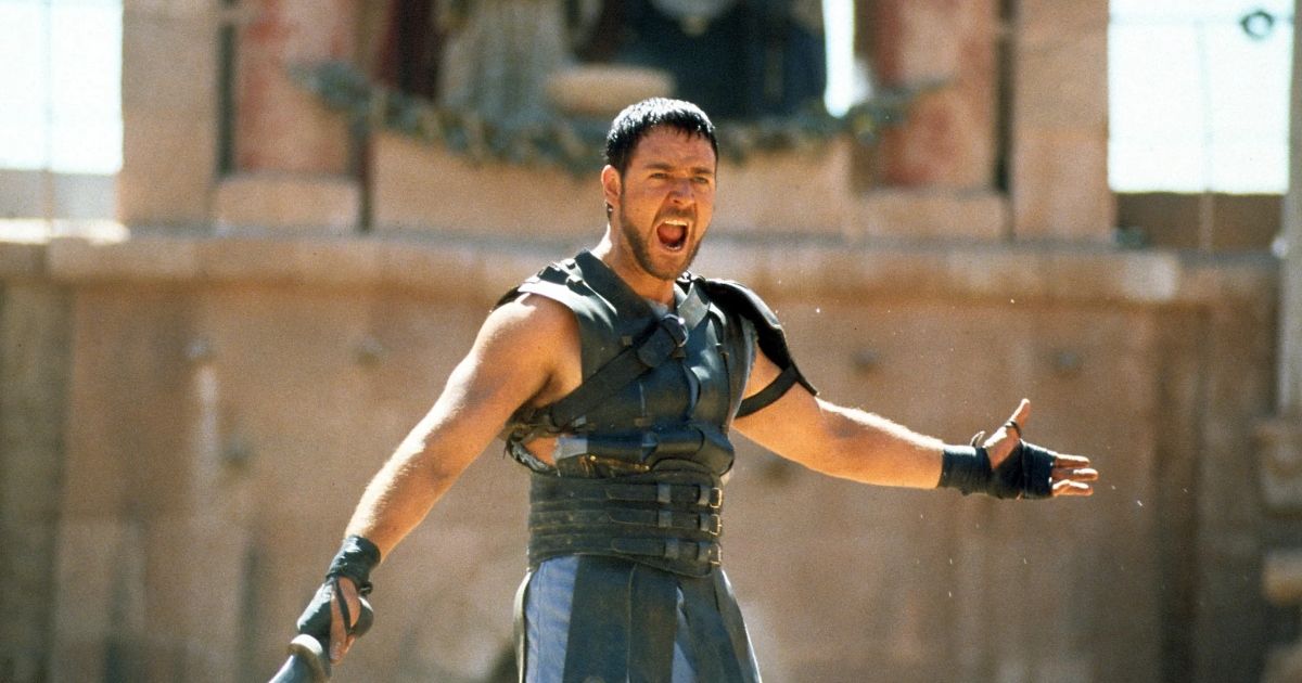 Russell Crowe as Maximus Decimus Meridius in the battleground