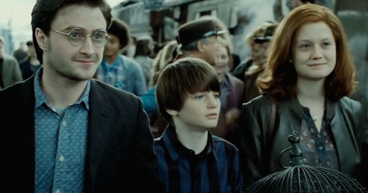 Harry, Albus, and Ginny approaching the Hogwarts Train