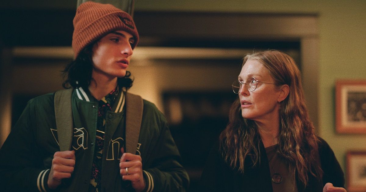Julianne Moore and Finn Wolfhard Succeed as Mother and Son