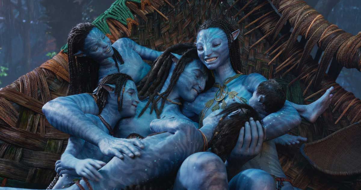 A family of Na'vi in Avatar: The Way of Water