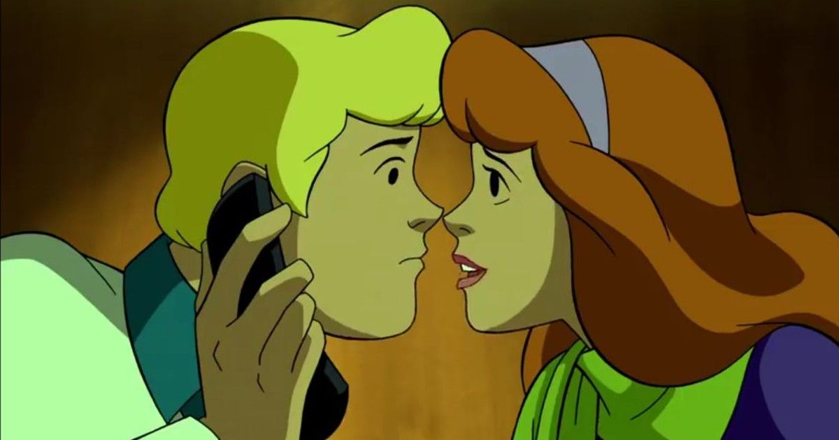 scooby doo mystery incorporated fred and daphne kiss