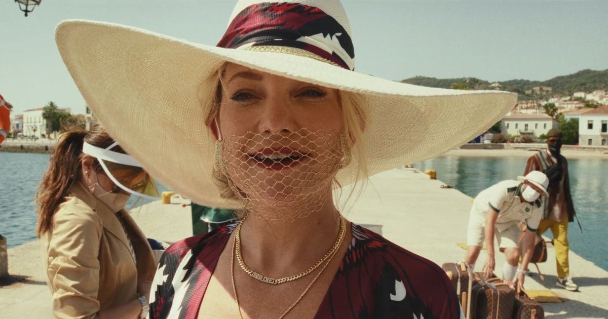 Kate Hudson in Glass Onion Knives Out Story