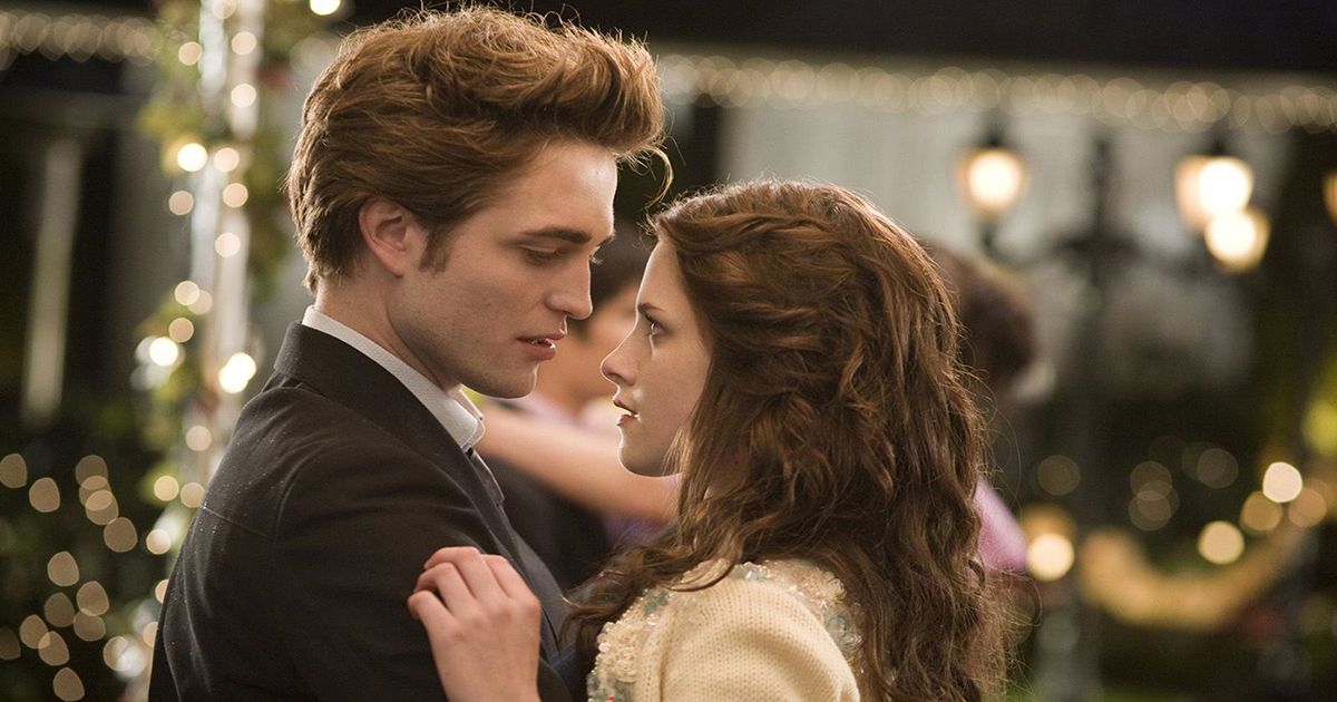 Twilight prom scene with Kristen Stewart and Robert Pattinson 