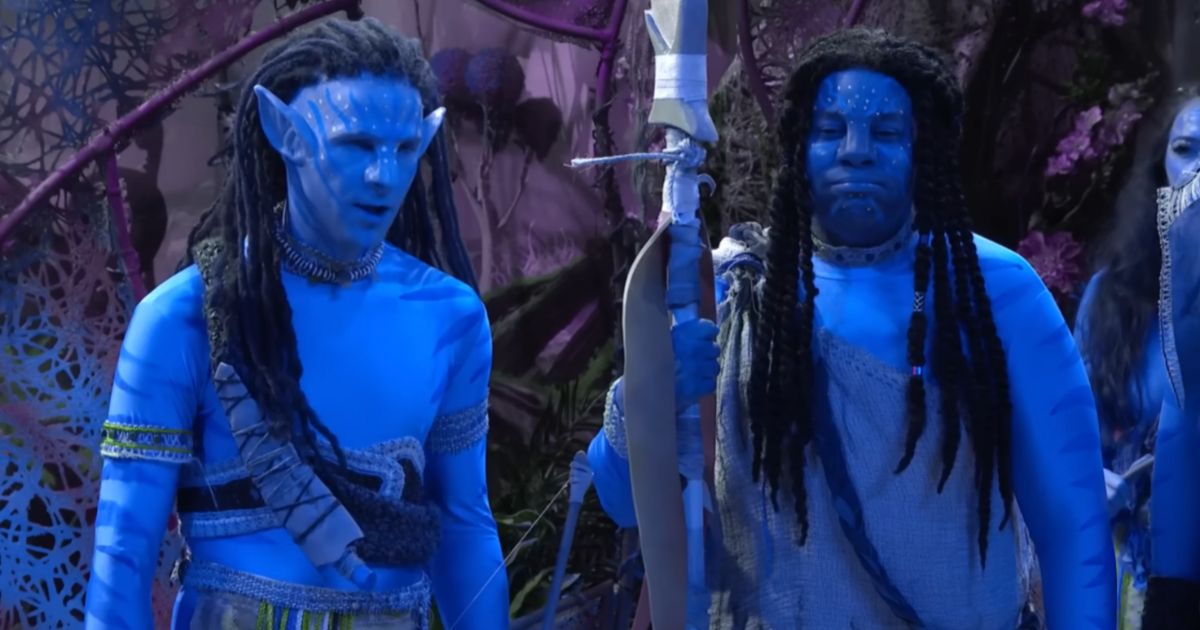 SNL’s Avatar 2 Parody Has Aubrey Plaza & Heidi Gardner Infiltrating the Na’vi