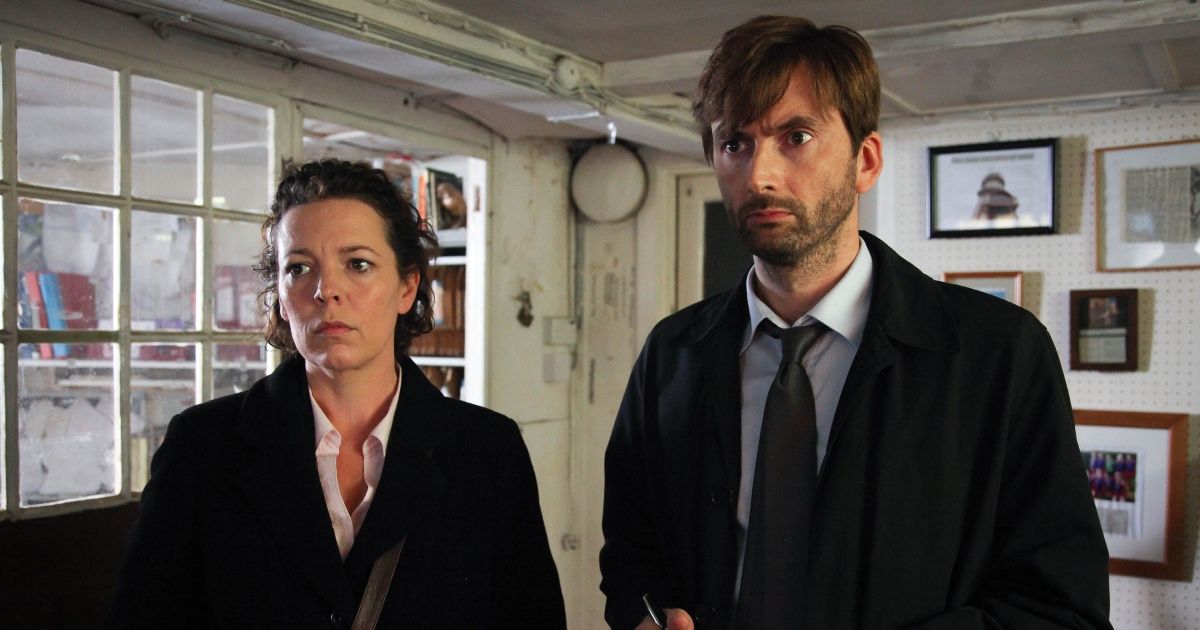 Detective Sergeant Ellie Miller and Detective Inspector Alec Hardy investigate the mystery in Broadchurch (2013)