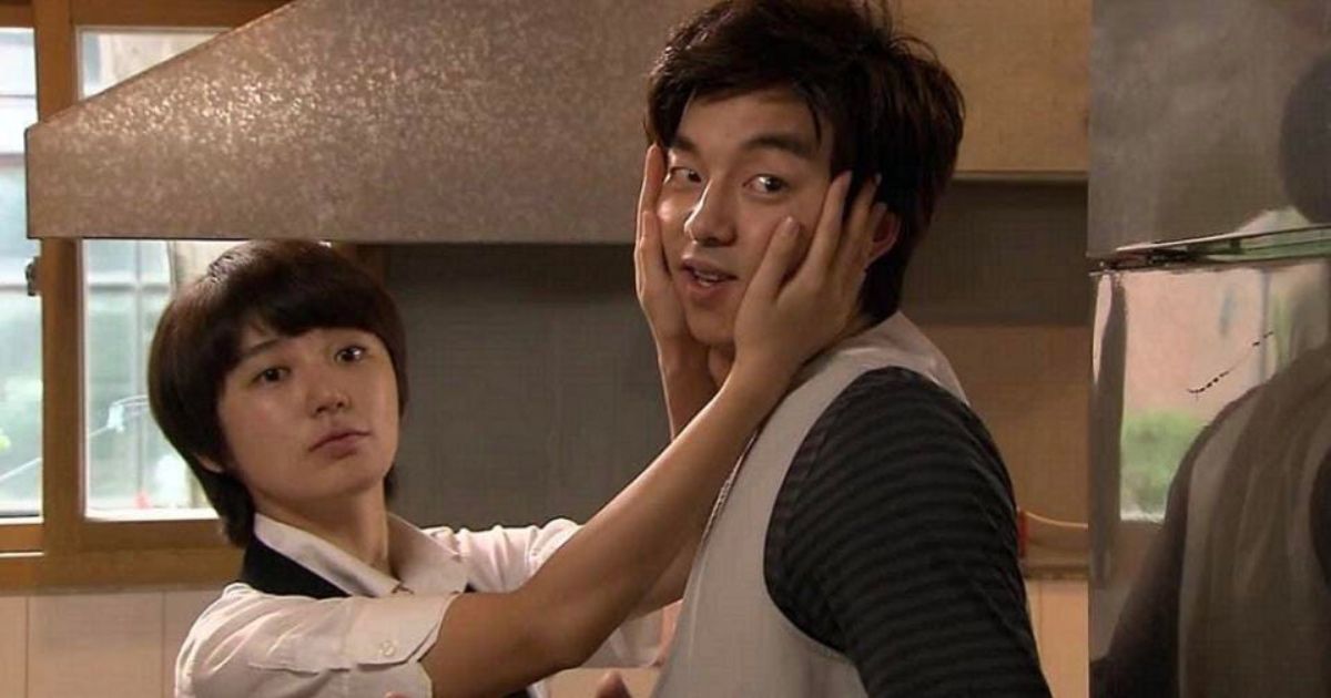 Go Eun-chan holds Choi Han-gyeol's face