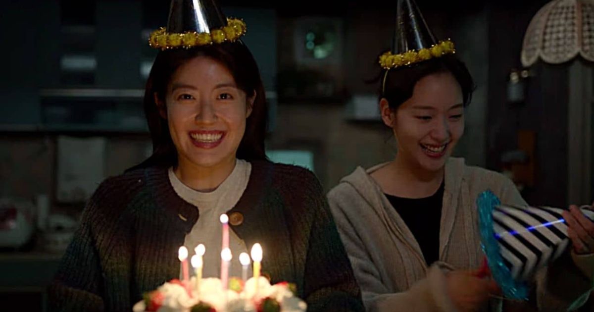 In-ju and In-kyung surprises In-hye for her birthday