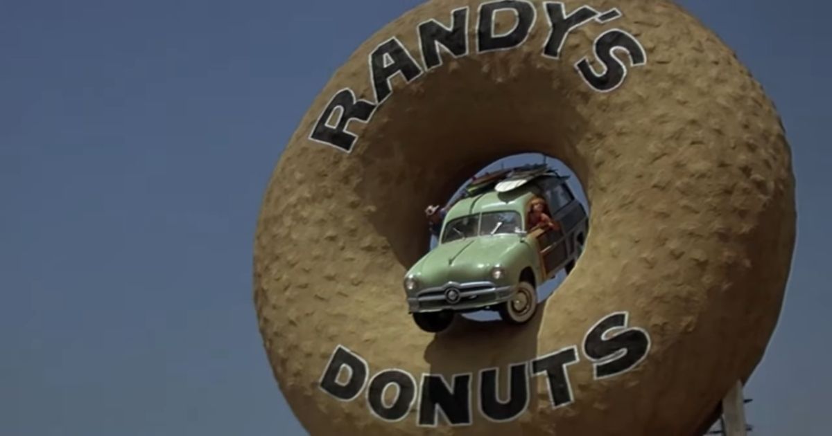 Earth Girls Are Easy 1988 Randy's Donuts