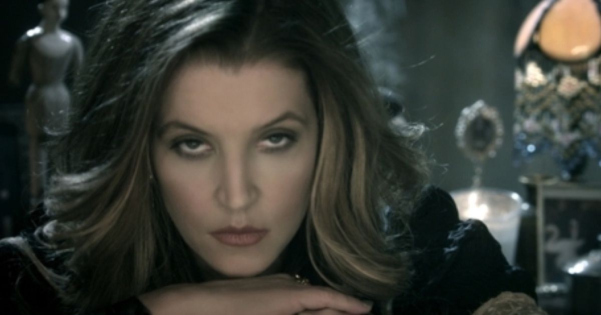 Idiot music video with Lisa Marie Presley