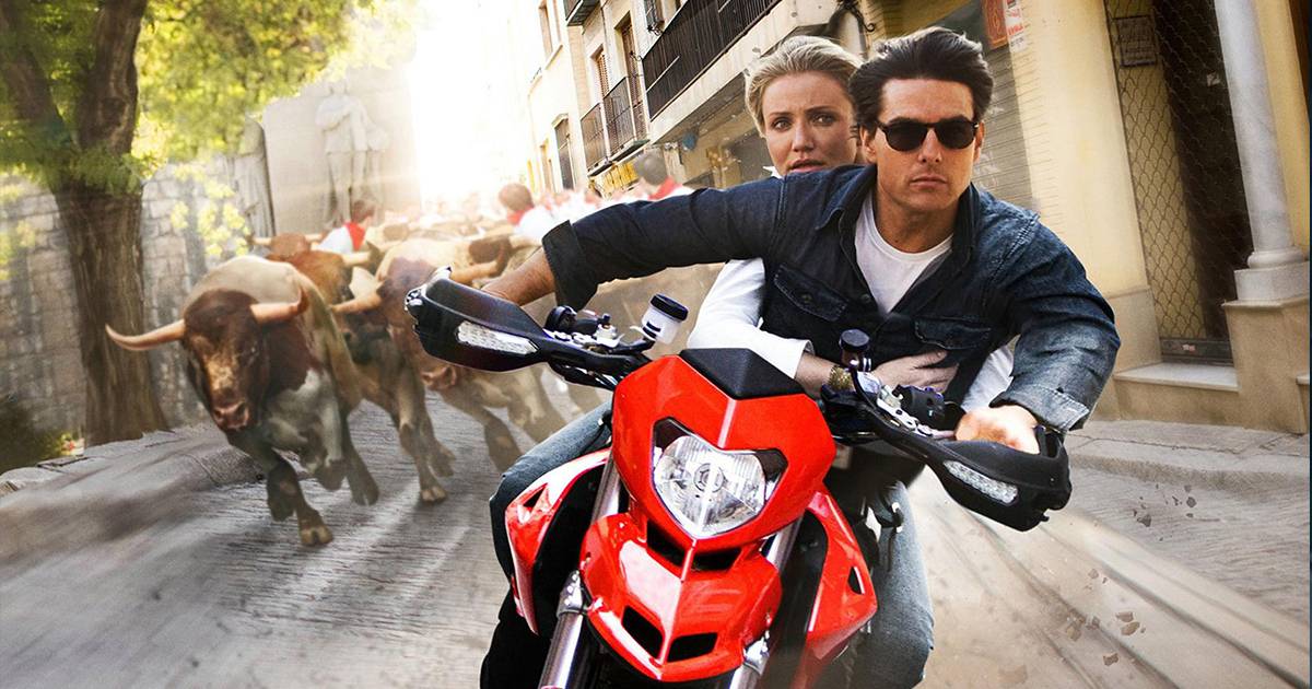 knight-and-day-tom-cruise-and-cameron-diaz-with-motorcycle