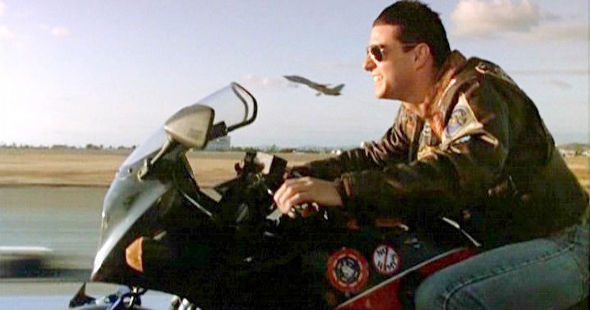 Tom Cruise in Top Gun 1 chases an F14 jet on the Kawasaki GPZ900R. 
