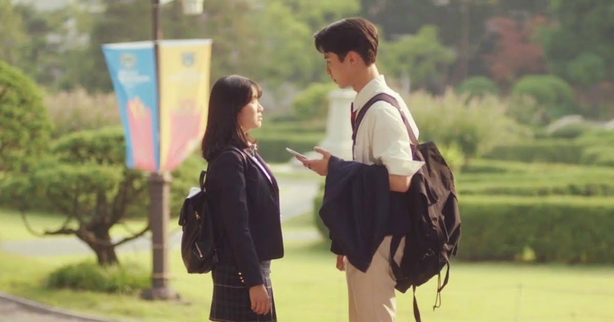 Two students talk to each other in Extraordinary You