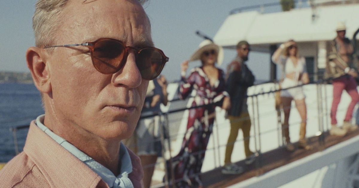 Daniel Craig em Glass Onion: Um mistério com facas