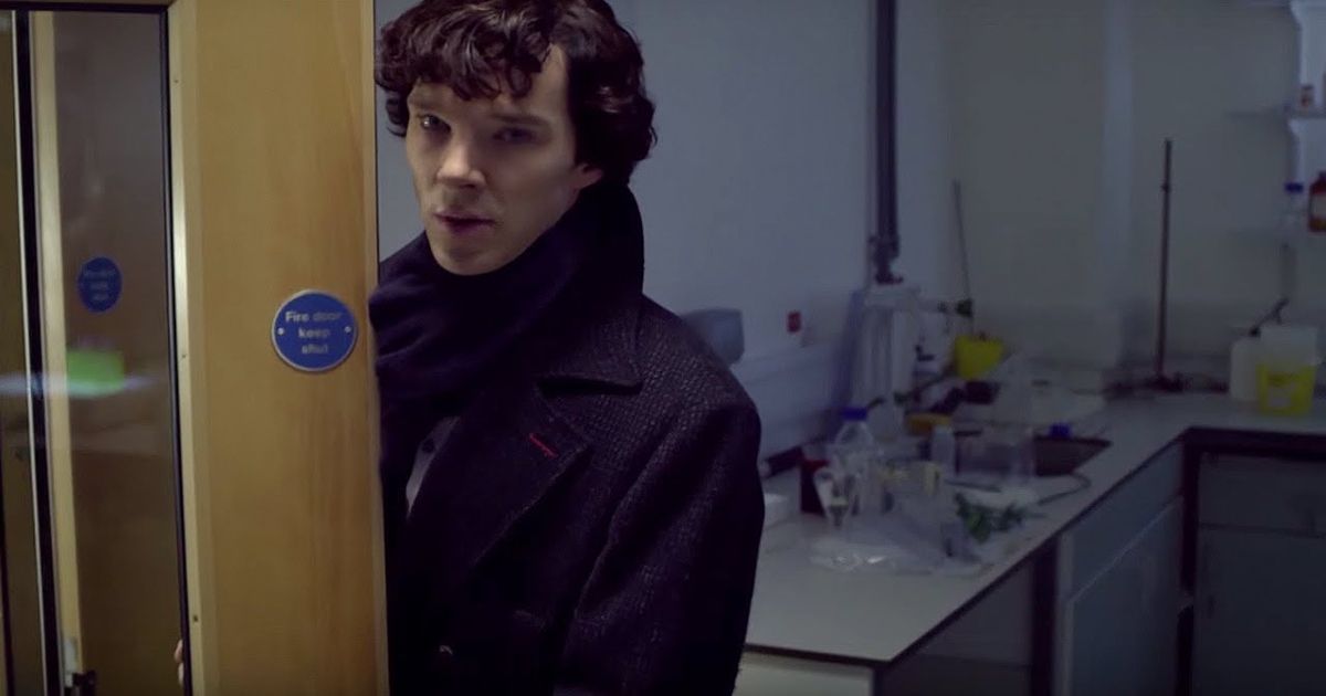 Benedict Cumberbatch as Sherlock in a scene from Sherlock (1)
