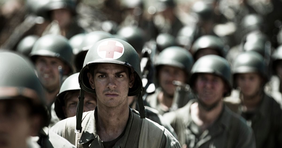 Andrew Garfield and soldiers in Hacksaw Ridge (2016)