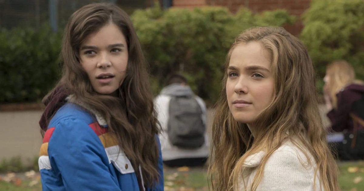 Hailee Steinfeld and Haley Lu Richardson in The Edge of Seventeen.