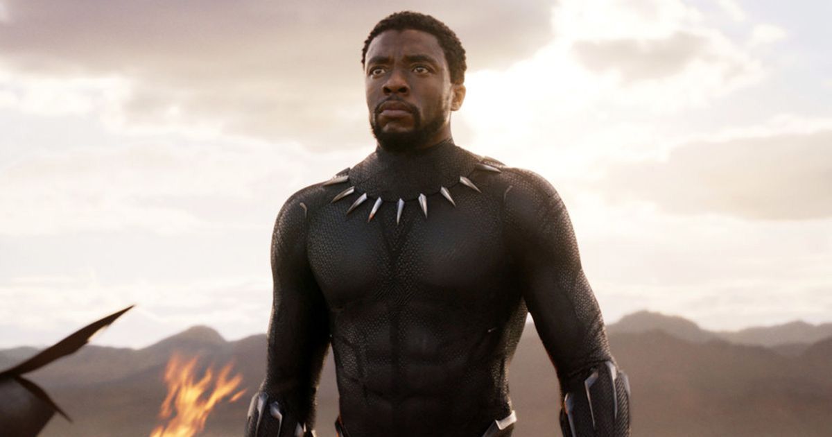 Chadwick Boseman como T'Challa em Pantera Negra