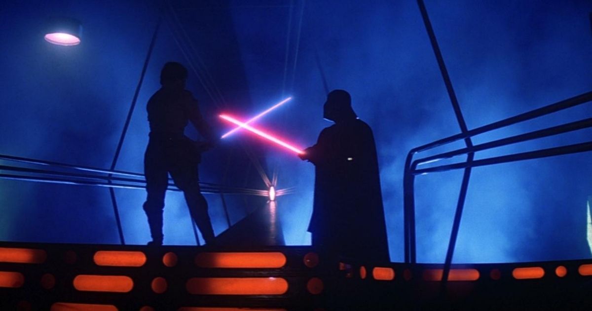 Luke e Darth Vader lutando em O Império Contra-Ataca