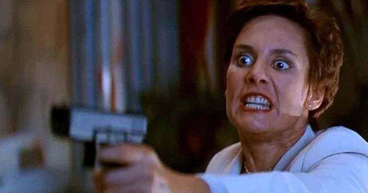 Mrs. Loomis - Scream 2 (1)