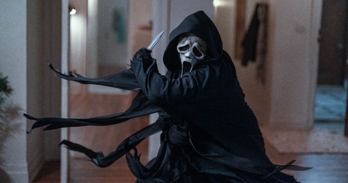 Ghostface slashing in Scream VI