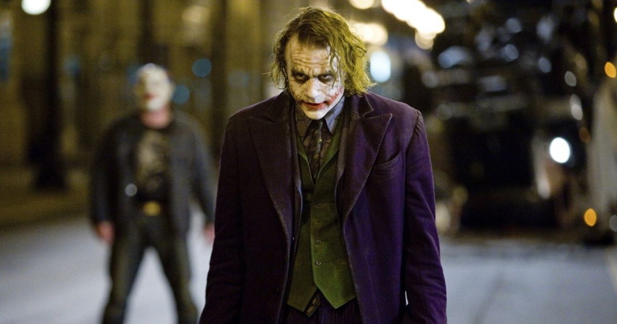 Heath Ledger como o Coringa em O Cavaleiro das Trevas, de Christopher Nolan