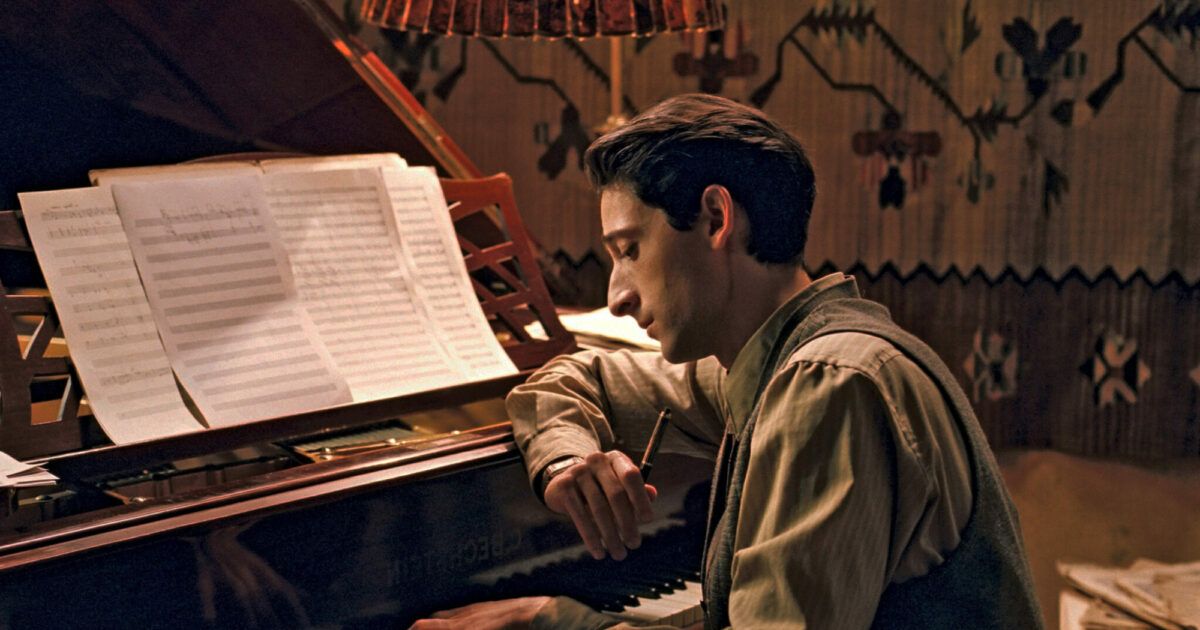 Adrien Brody at the piano in The Pianist
