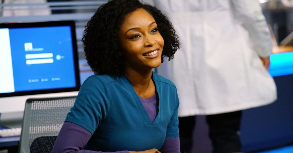 Yaya DaCosta in Chicago Med