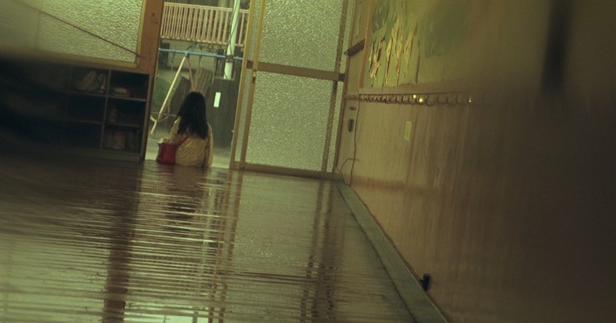 A scene from Dark Water