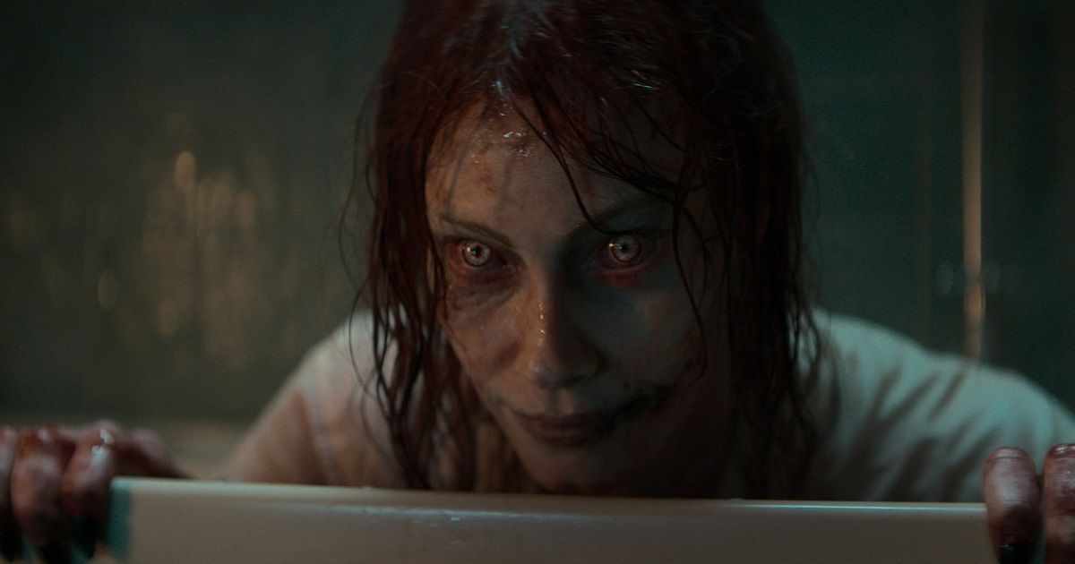 Alyssa Sutherland dans Evil Dead Rise