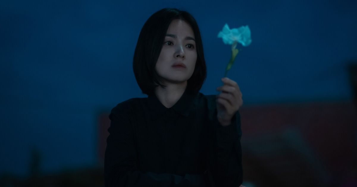 Song Hye-kyo as Moon Dong-eun