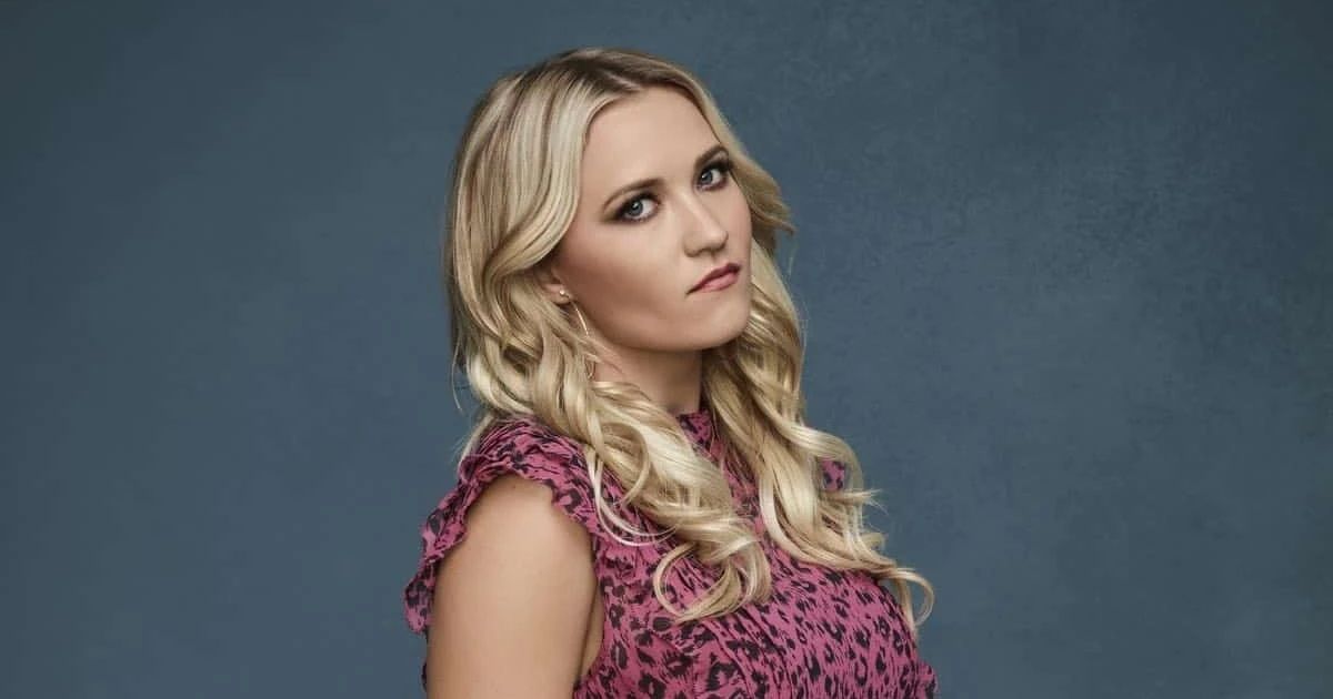 Emily Osment as Roxy Doyle in Almost Family.