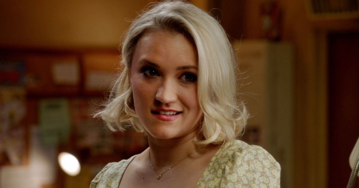Emily Osment as Mandy in Young Sheldon.