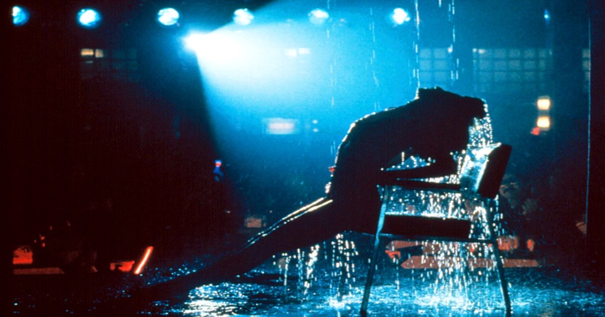 Flashdance Water Pouring
