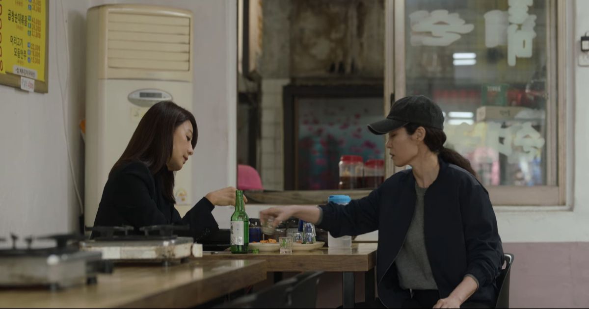 The characters of Hwang Do-Hee and Oh Kyung-Sook in Queenmaker