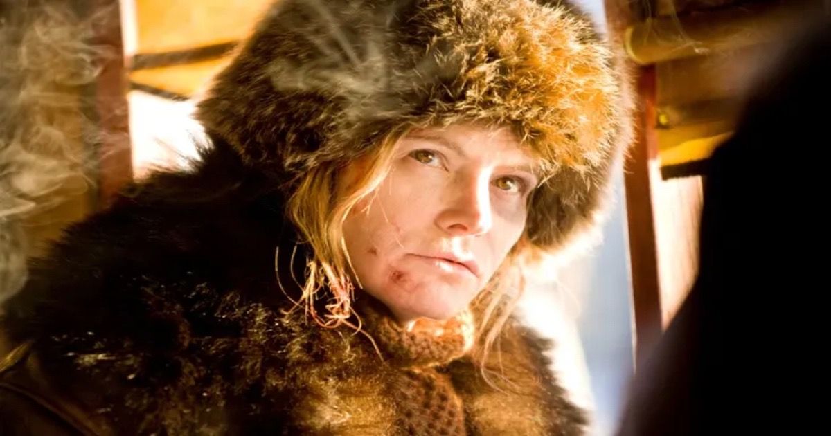 Jennifer Jason Leigh como Daisy Domergue em Os Odiados Oito