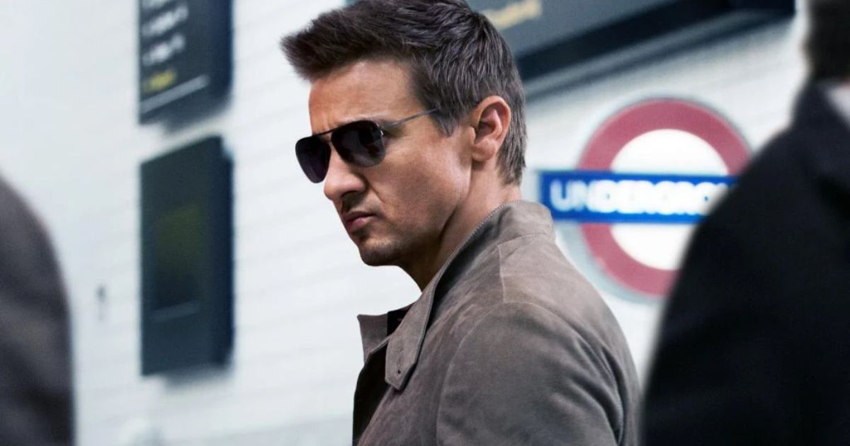 Jeremy Renner with sunglasses in Mission: Impossible