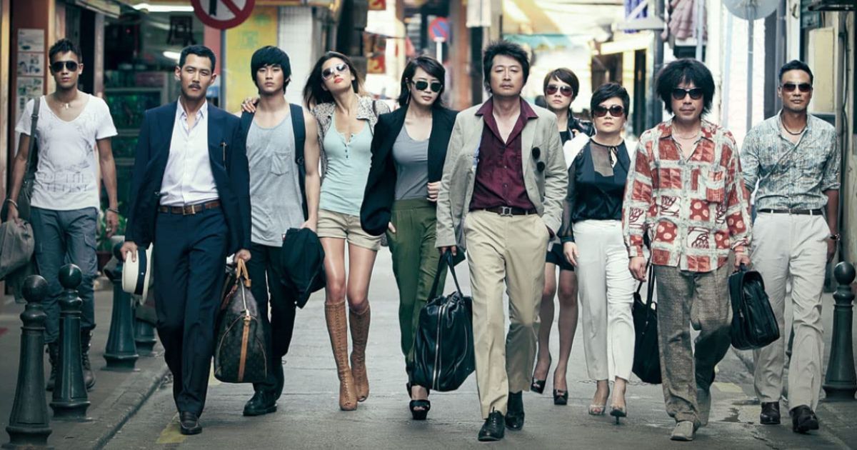 Jun Ji-hyun, Kim Hye-su, Lee Jung-jae, Simon Yam, Kim Yoon-seok, and Kim Soo-hyun in The Thieves (2012)