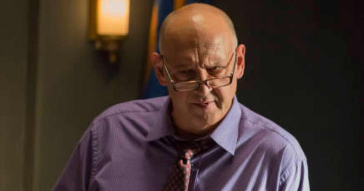 Nick Searcy in Justified as Art
