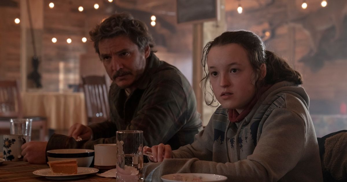 Pedro Pascal dans le rôle de Joel et Bella Ramsey dans le rôle d'Ellie dans The Last of Us de HBO