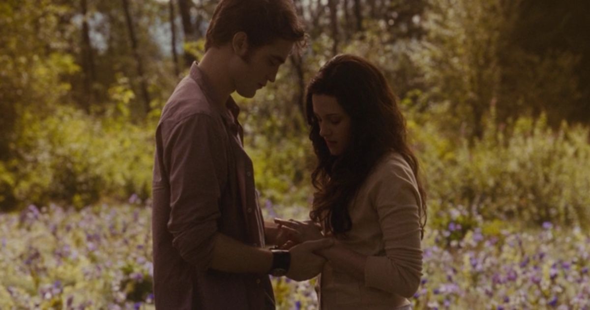 Robert Pattinson as Edward and Kristen Stewart as Bella in The Twilight Saga: Eclipse.