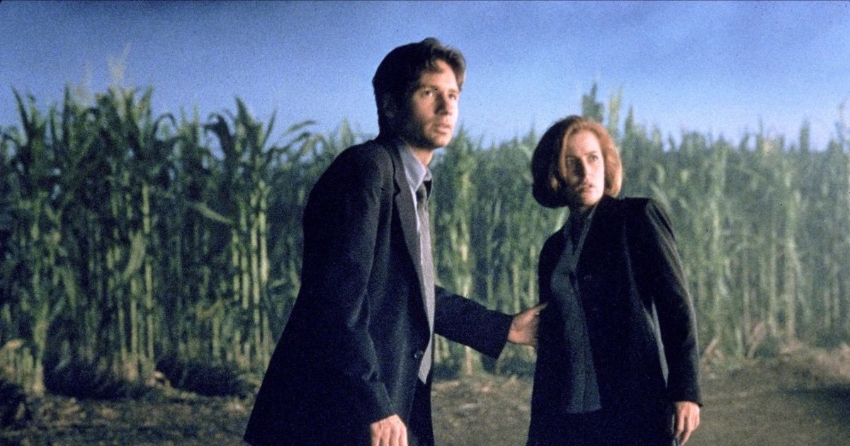Mulder and Scully in The X-Files: Fight the Future