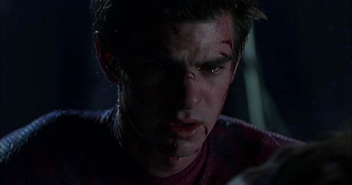 Andrew Garfield's Spider-Man mourns Captain Stacy in The Amazing Spider-Man (2012)